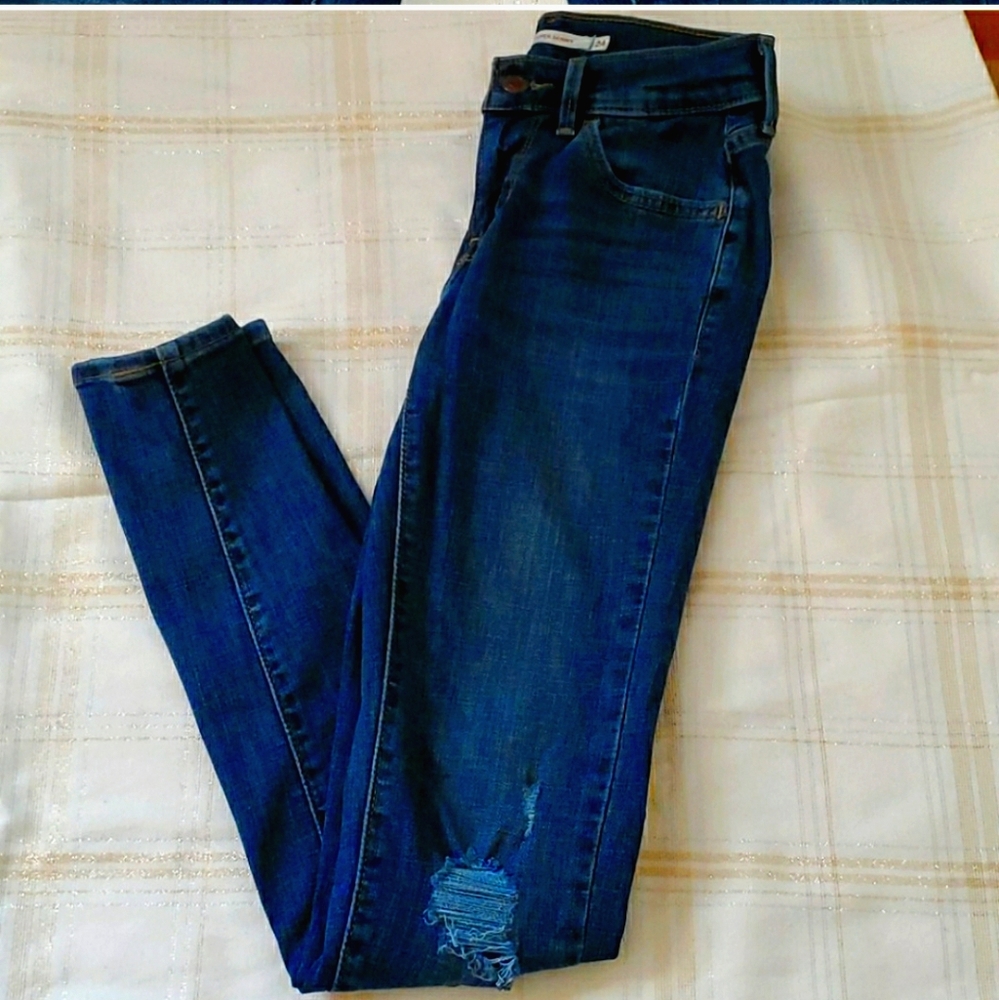 🆕️ levi 710 super skinny jean